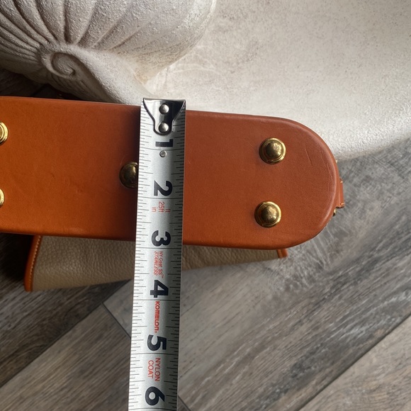 Vintage Dooney and Bourke Cross Body Bag - Picture 9 of 11